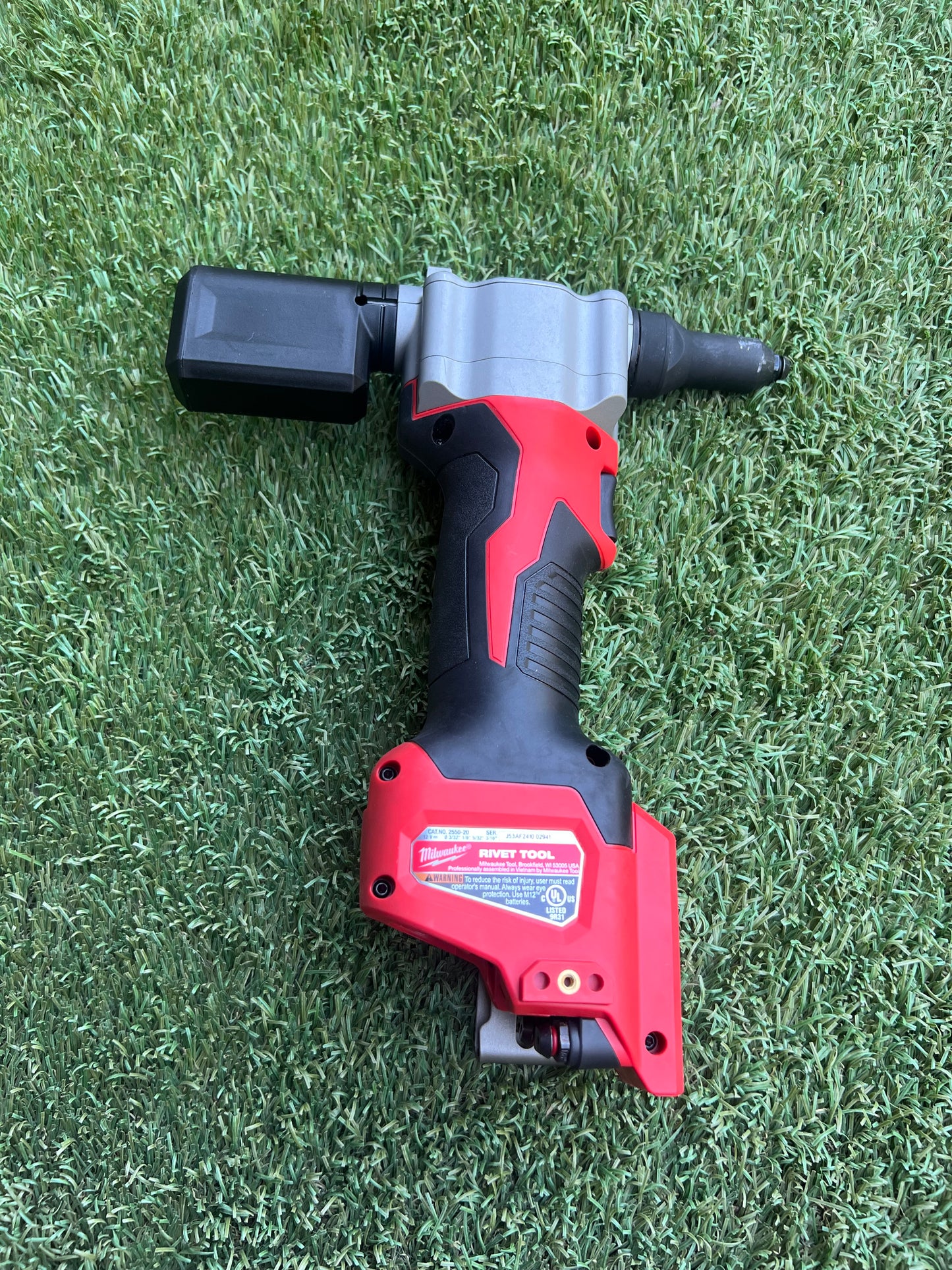 Milwaukee M12 12-Volt Lithium-Ion Cordless Rivet Tool (Tool-Only)