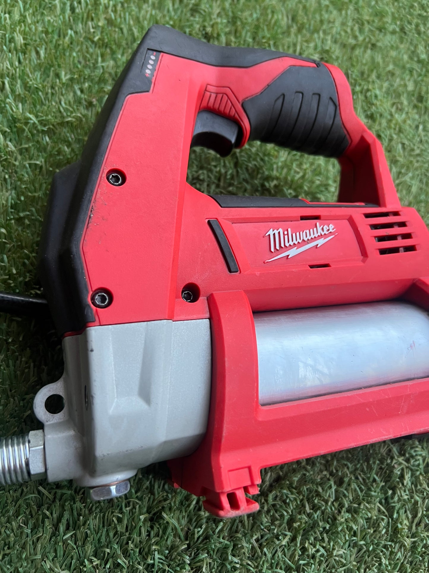 Milwaukee M12 12V Lithium-Ion Cordless Grease Gun (Tool-Only)