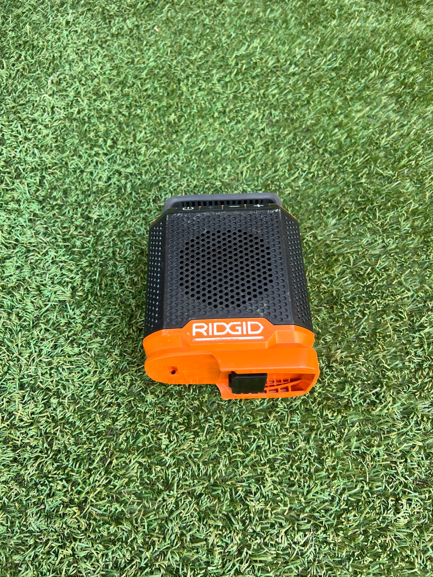 RIDGID 18V Cordless Speaker with Bluetooth Wireless Technology (Tool only)