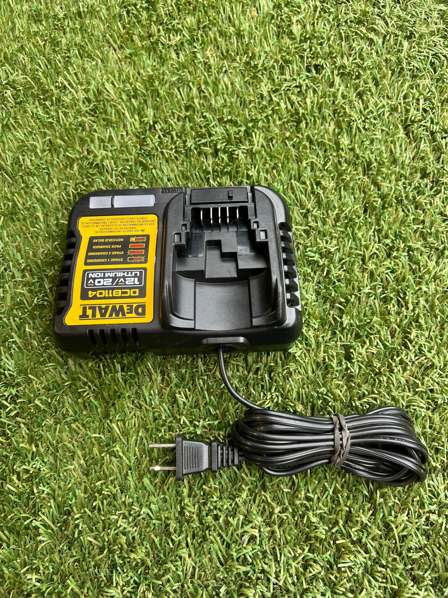 DEWALT 4 Amp Battery Charger