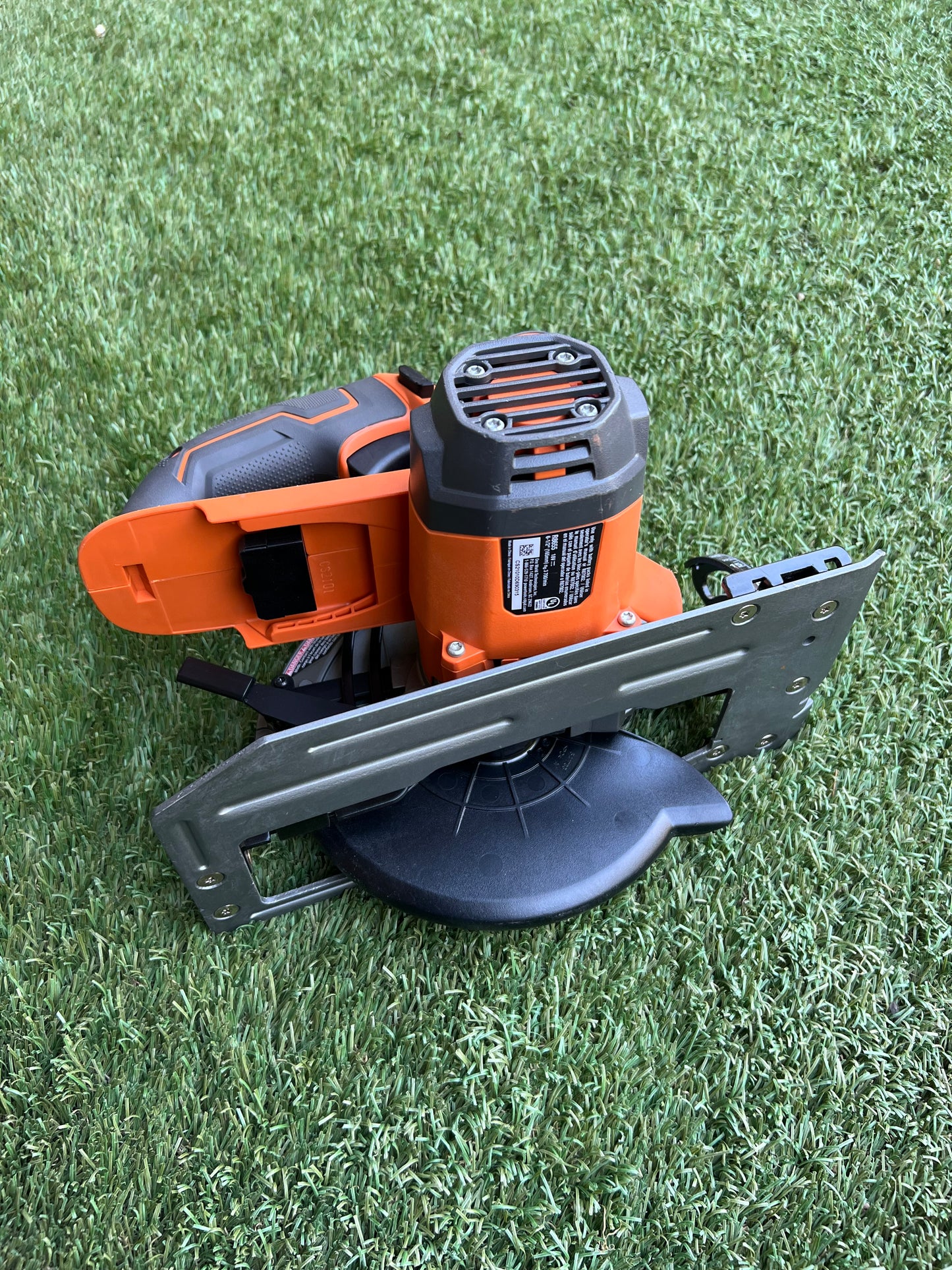 RIDGID 18V Cordless 6 1/2 in. Circular Saw (Tool Only)