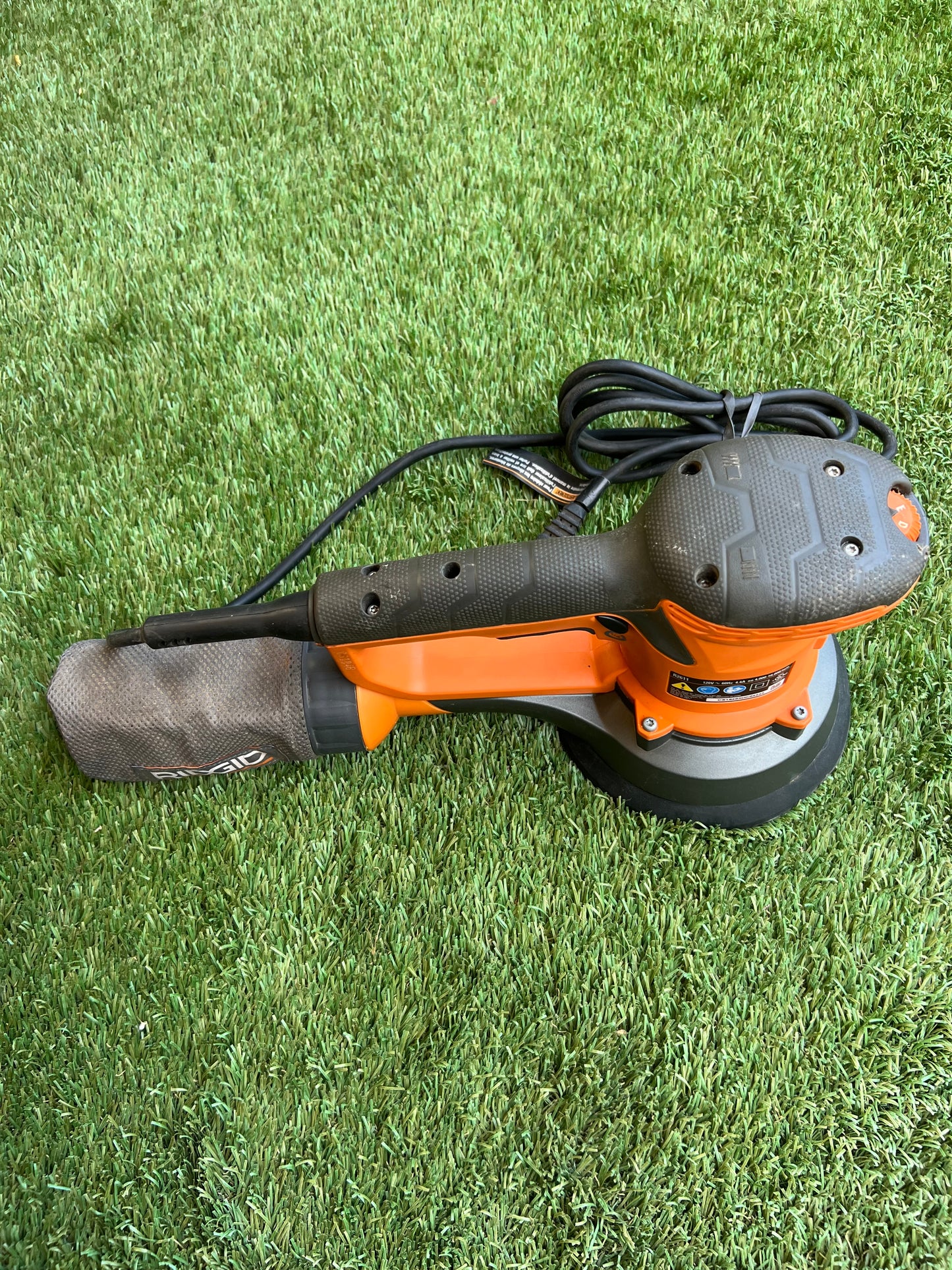 RIDGID 4 Amp Corded 6 in. Variable-Speed Dual Random Orbital Sander with AIRGUARD Technology