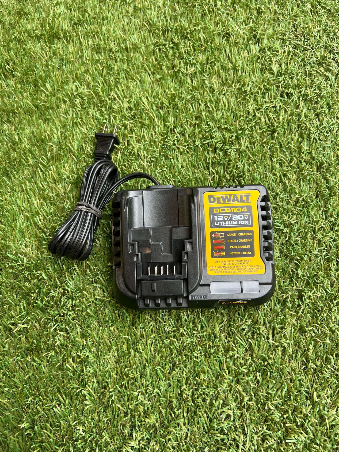 DEWALT 4 Amp Battery Charger